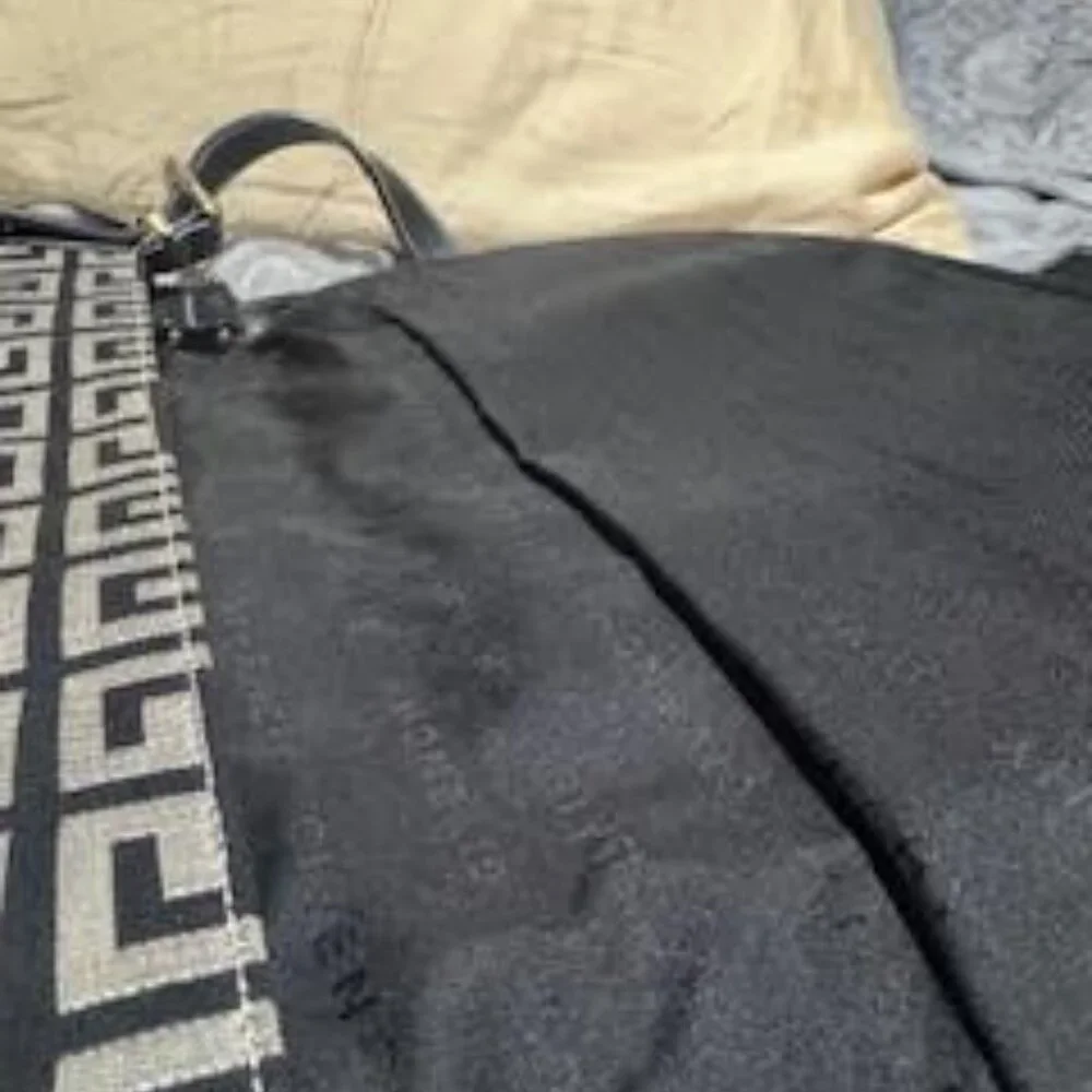 givenchy - Picture 2 of 2